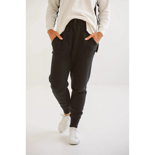 Pearl Cotton Tapered Pants | Black