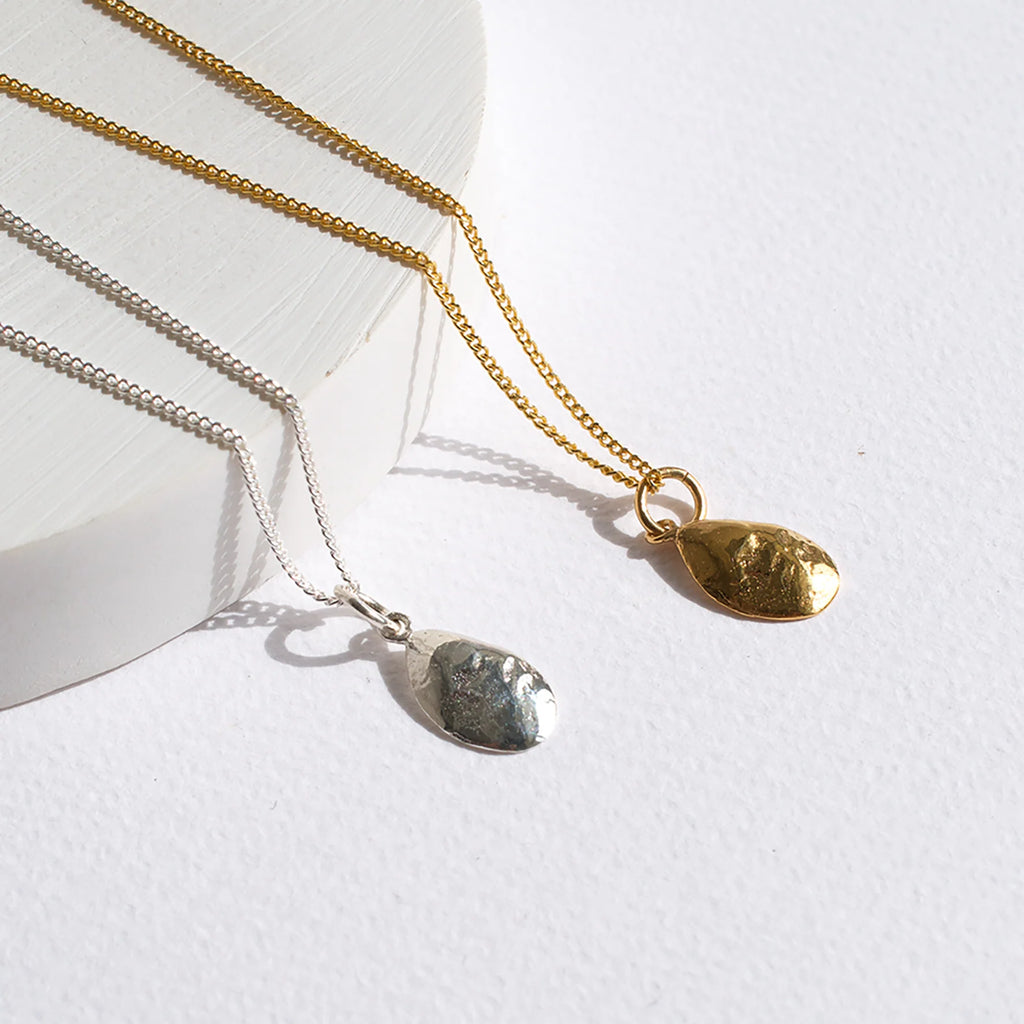 Silver mussel pendant