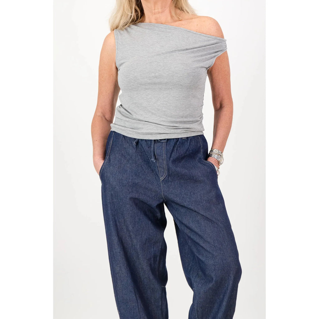 Christy Viscose one- shoulder top.